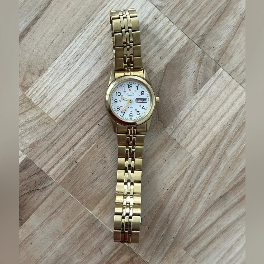 Citizen Ladies Watch Vintage White Dial Gold Tone Bracelet Date Window